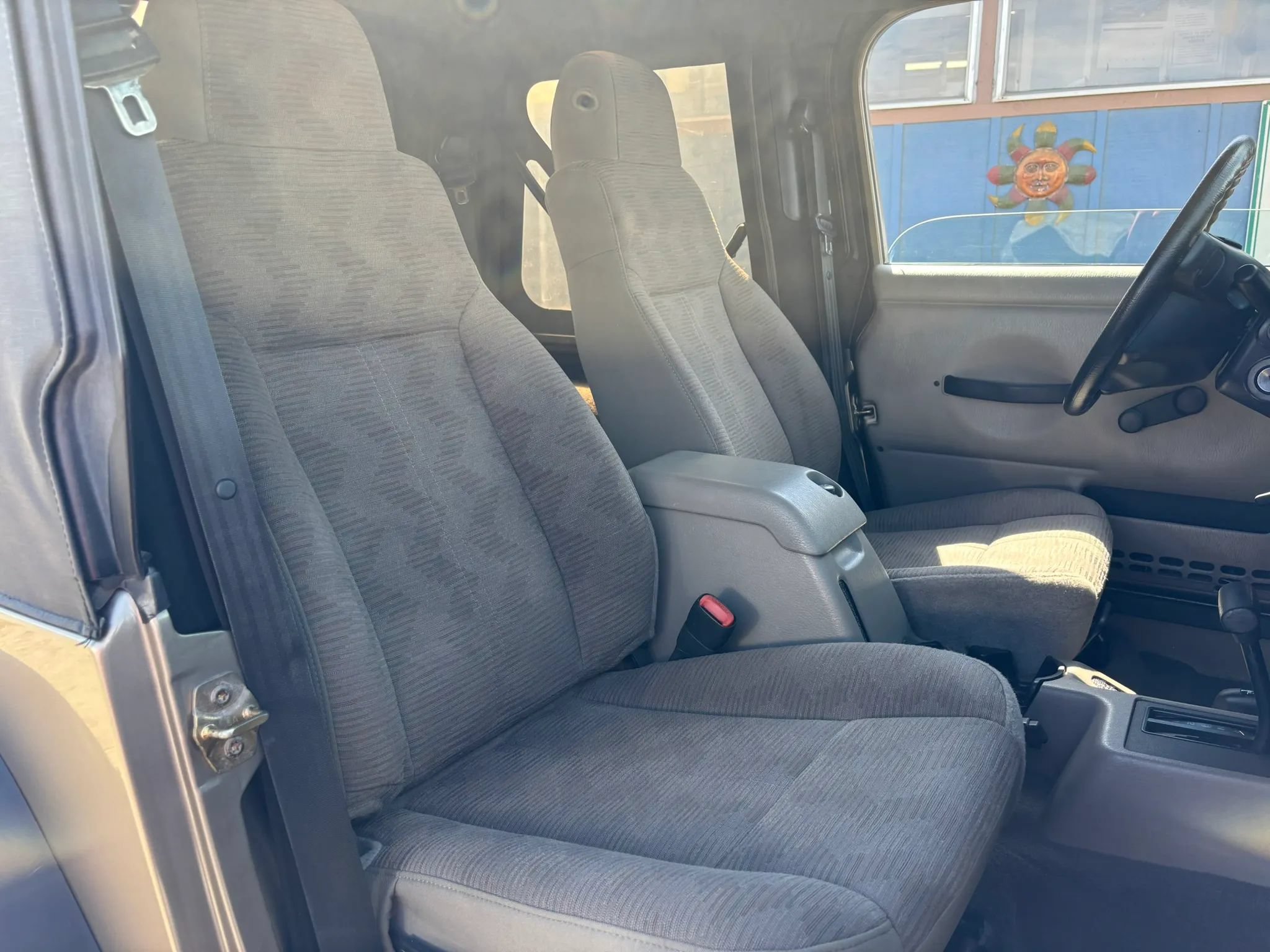 Used 2004 Jeep Wrangler X w/ Convenience Group AWD/4WD image 18