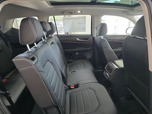 New 2026 Volkswagen Atlas SEL AWD/4WD image 33