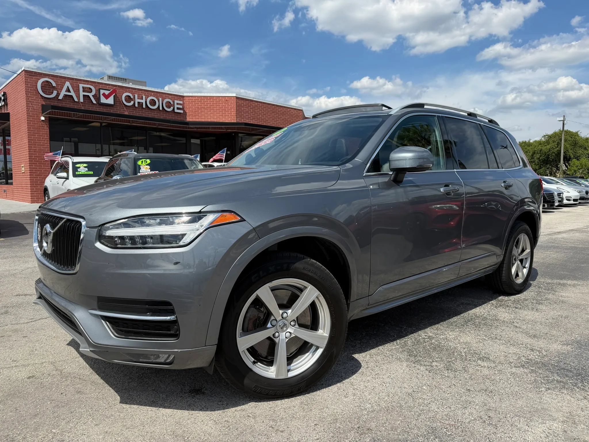 Used 2019 Volvo XC90 T5 Momentum AWD/4WD image 1