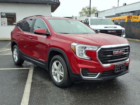 Used 2023 GMC Terrain SLE w/ Driver Convenience Package AWD/4WD image 3