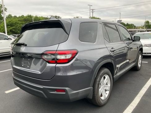 Used 2023 Honda Pilot LX image 7