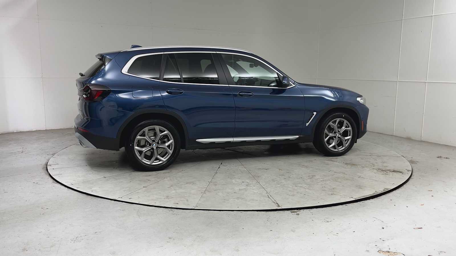 Used 2023 BMW X3 xDrive30i w/ Convenience Package w/ZPA AWD/4WD image 9