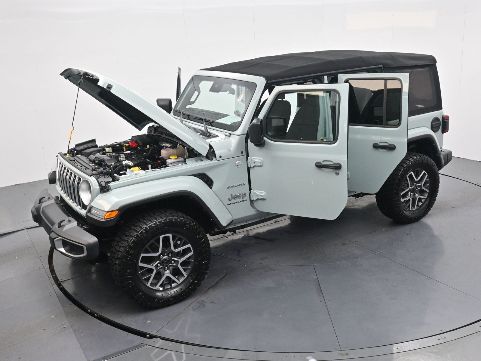 Used 2024 Jeep Wrangler Unlimited Sahara w/ Safety Group AWD/4WD image 33