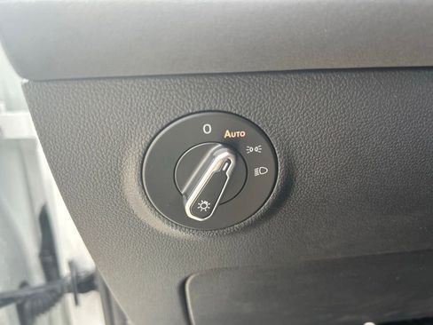 New 2026 Volkswagen Taos SE image 48