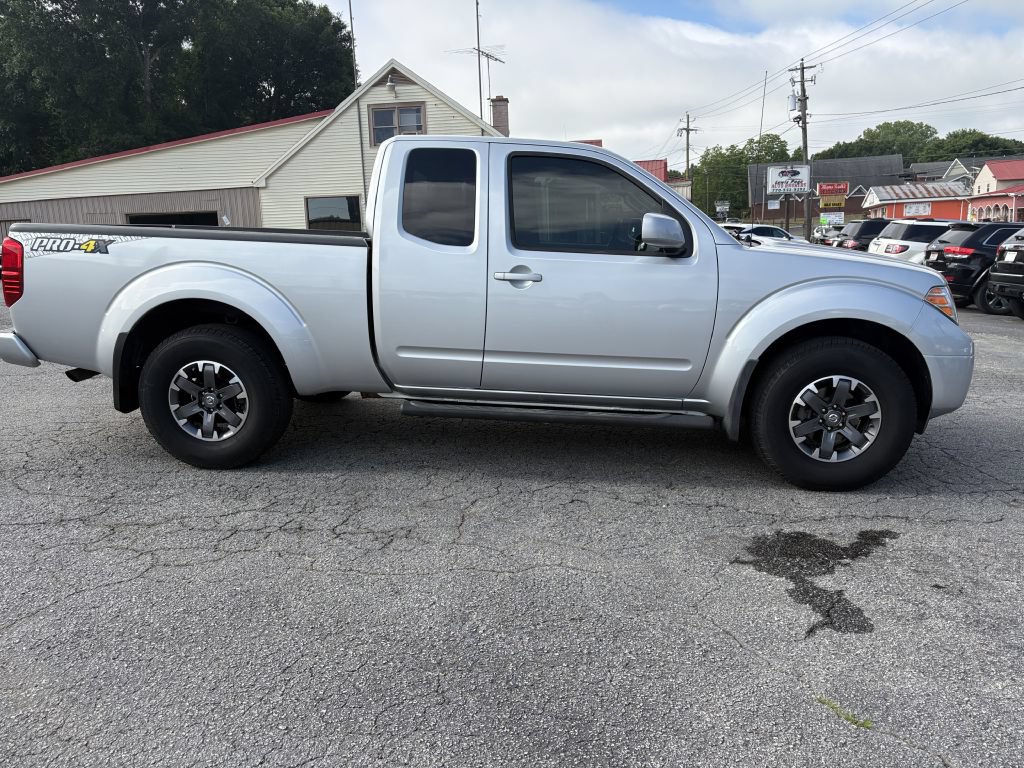 Used 2015 Nissan Frontier PRO-4X AWD/4WD image 7