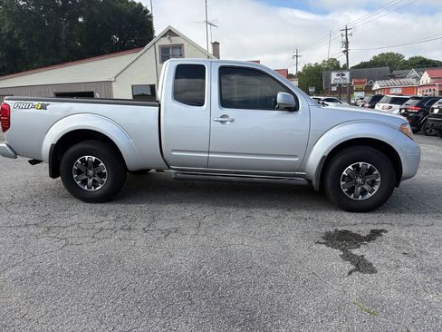 Used 2015 Nissan Frontier PRO-4X AWD/4WD image 7