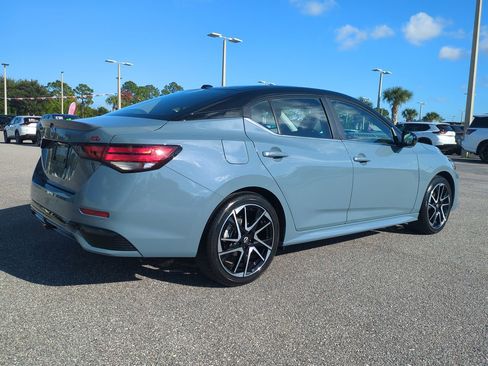 New 2025 Nissan Sentra SR w/ SR Premium Package FWD image 5
