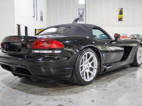 Used 2003 Dodge Viper SRT-10 image 16