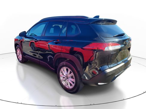 Used 2023 Toyota Corolla Cross LE w/ Moonroof Package image 7