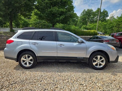 Used 2013 Subaru Outback 2.5i Limited AWD/4WD image 8