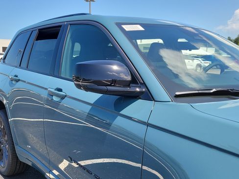 New 2026 Jeep Grand Cherokee Limited AWD/4WD image 9