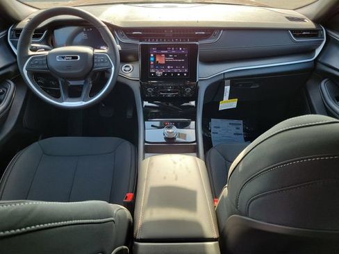 New 2026 Jeep Grand Cherokee Laredo image 12