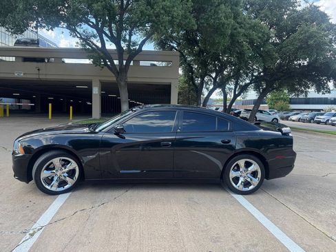 Used 2014 Dodge Charger R/T RWD image 3