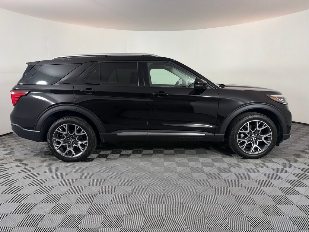 Used 2025 Ford Explorer Platinum w/ Ultimate Package AWD/4WD image 2
