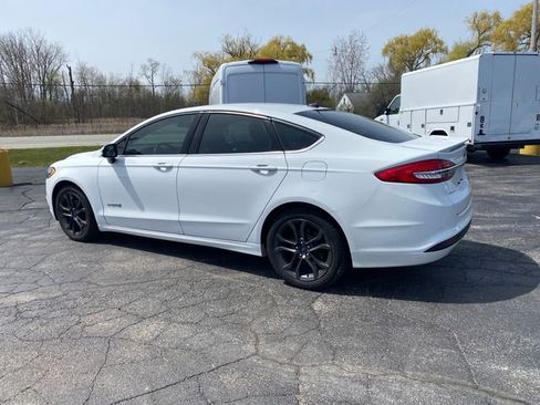 Used 2018 Ford Fusion SE w/ Equipment Group 601A FWD image 6