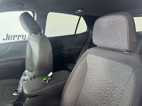Used 2024 Chevrolet Equinox LT FWD image 10