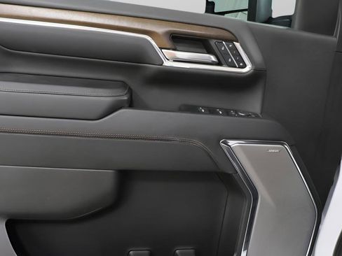 Used 2024 Chevrolet Silverado 2500 High Country w/ High Country Premium Package AWD/4WD image 23