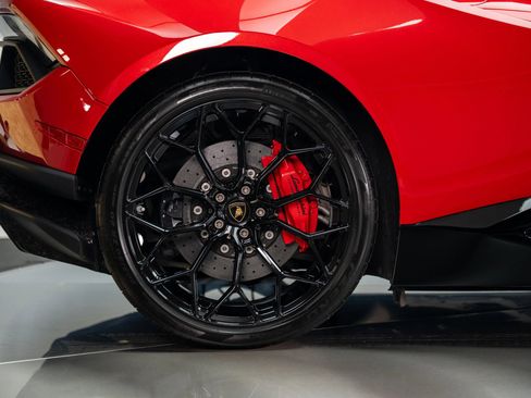 Used 2018 Lamborghini Huracan Performante image 22