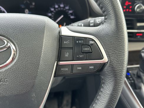 Used 2021 Toyota Sienna XLE image 23