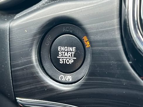 Used 2020 Jeep Grand Cherokee Limited AWD/4WD image 33