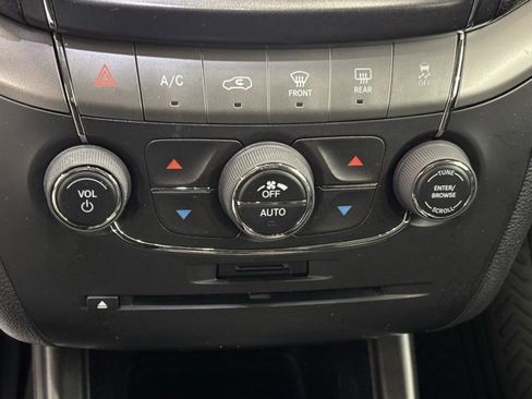 Used 2015 Dodge Journey Crossroad w/ Flexible Seating Group image 26