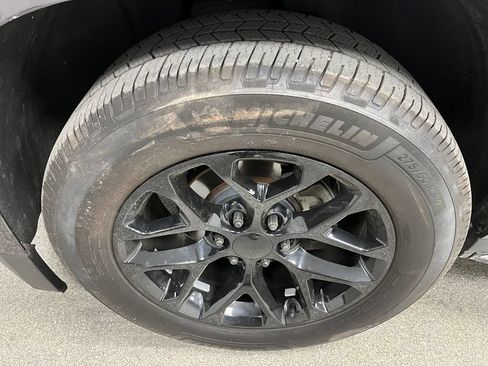 Used 2016 Chevrolet Tahoe LTZ AWD/4WD image 16