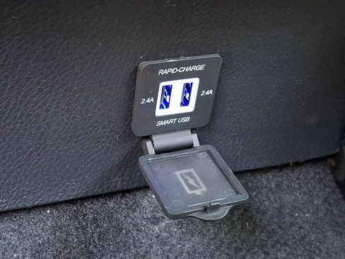 Used 2023 Toyota Camry SE FWD image 11