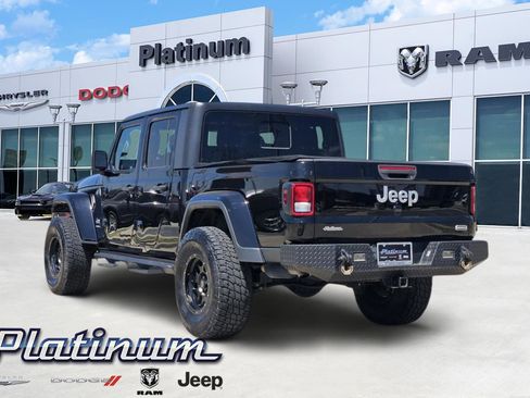 Used 2020 Jeep Gladiator Overland image 4
