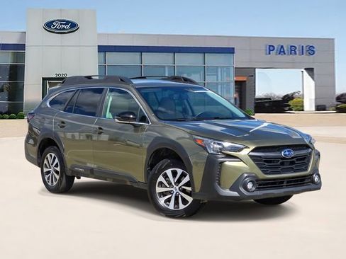 Used 2025 Subaru Outback Premium AWD/4WD image 1