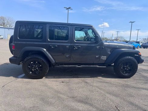 Used 2019 Jeep Wrangler Unlimited Sport S AWD/4WD image 8