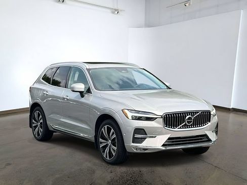 Used 2022 Volvo XC60 B6 Inscription w/ Advanced Package AWD/4WD image 3