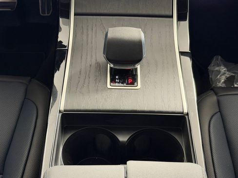 New 2026 Land Rover Range Rover Velar Dynamic SE image 19