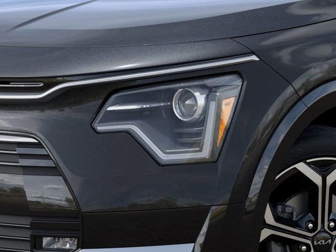 New 2025 Kia Niro EX Touring image 10