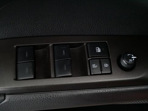 Used 2023 Toyota Camry LE image 19