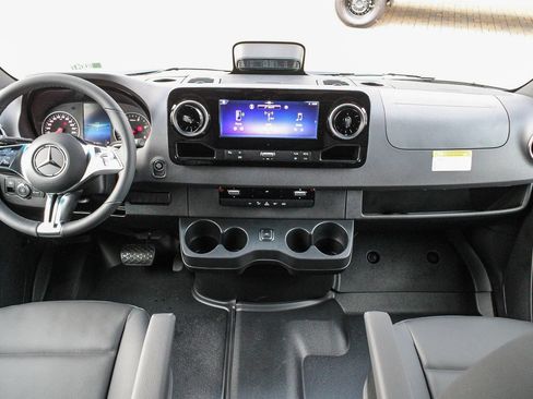 New 2026 Mercedes-Benz Sprinter 2500 image 12