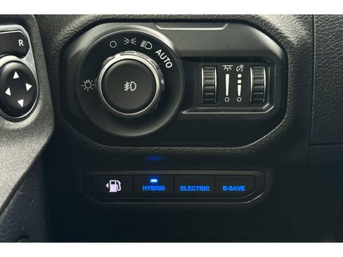 Used 2021 Jeep Wrangler Unlimited Sahara w/ Safety Group image 30