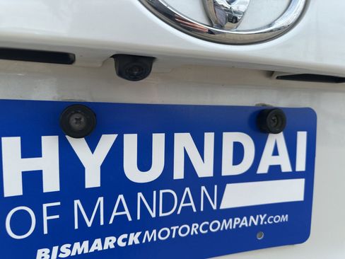 Used 2019 Toyota Highlander XLE AWD/4WD image 7