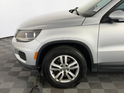 Used 2014 Volkswagen Tiguan S image 11