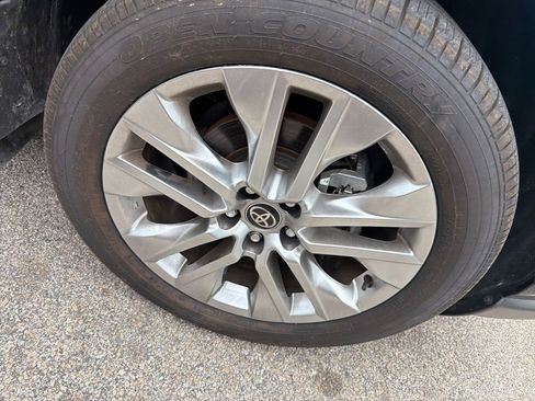 Used 2025 Toyota RAV4 XLE Premium FWD image 3