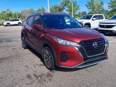 Certified 2021 Nissan Kicks SV FWD image 3