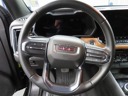 Used 2024 GMC Canyon AT4 image 40