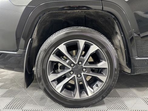 Used 2024 Jeep Grand Cherokee L Overland image 10