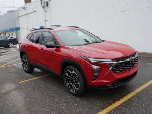 New 2026 Chevrolet Trax RS image 2