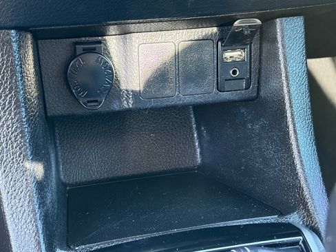 Used 2016 Toyota Corolla LE FWD image 28