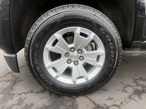 Used 2019 Chevrolet Colorado LT w/ LT Convenience Package AWD/4WD image 9