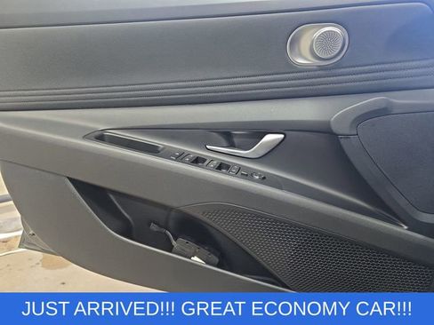 Used 2025 Hyundai Elantra SEL w/ Cargo Package FWD image 27