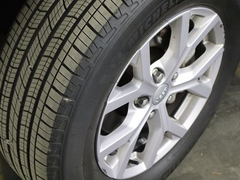 Used 2022 Jeep Grand Cherokee Limited AWD/4WD image 40