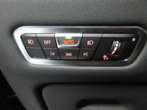 Used 2020 BMW X7 xDrive40i w/ Premium Package image 17