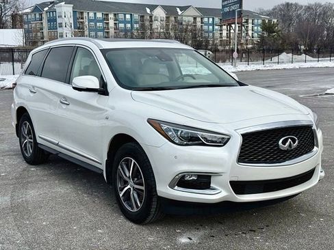 Used 2019 INFINITI QX60 Luxe w/ Essential Package image 1