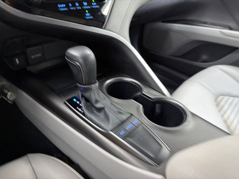Used 2024 Toyota Camry SE FWD image 25